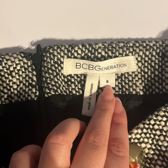 BCBG skirt - Picture 3 of 3
